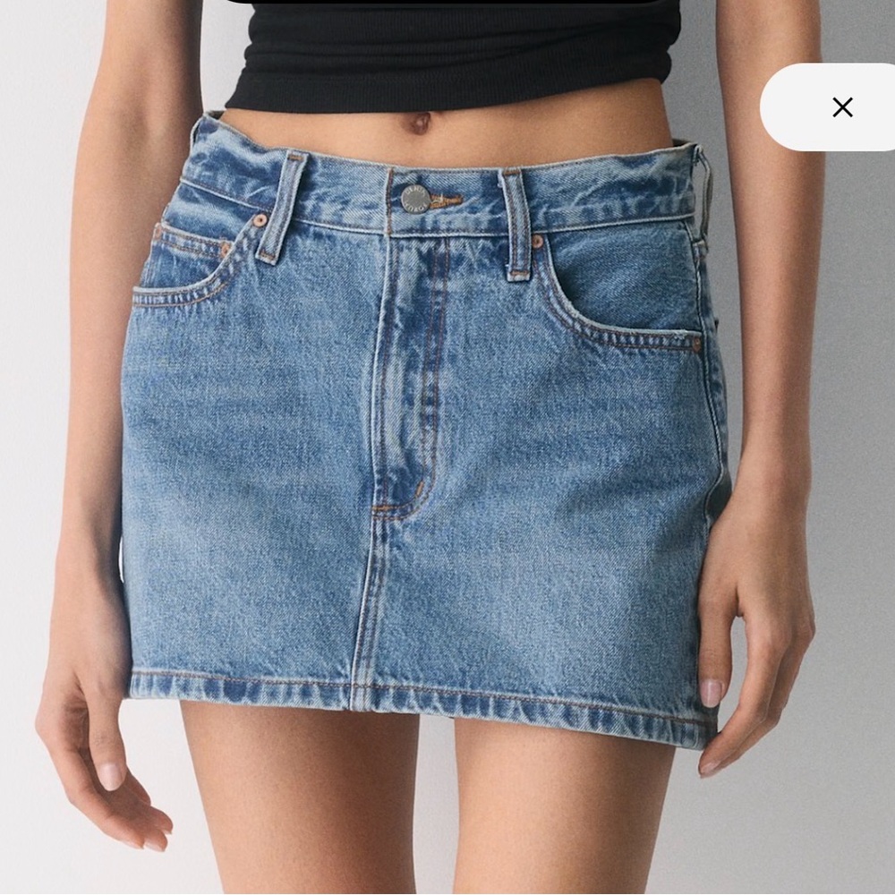 Aritzia Denim Forum The 90s Ricci denim skirt